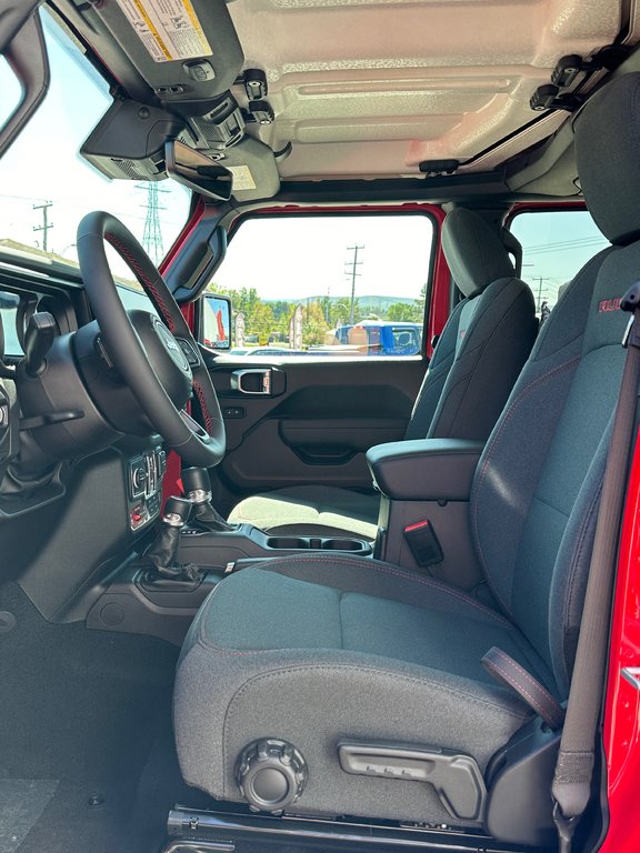 2024 Jeep WRANGLER 4-Door RUBICON in Mont-Tremblant, Quebec - 21 - w1024h768px