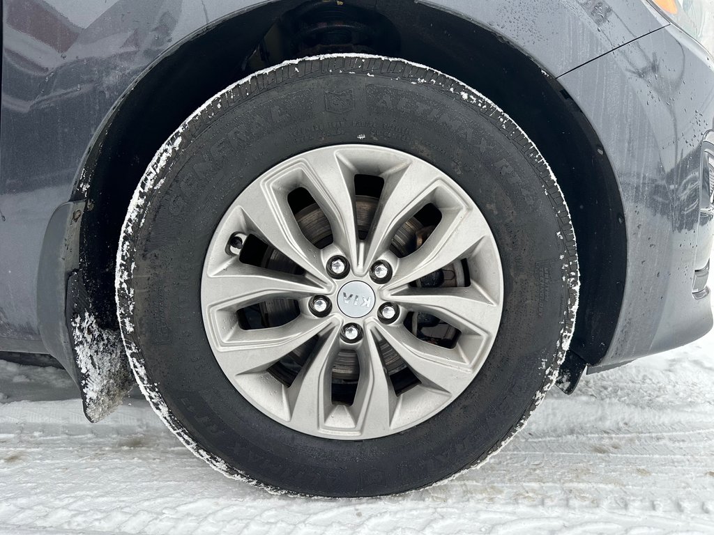 2020 Kia Sedona LX in Mont-Tremblant, Quebec - 5 - w1024h768px