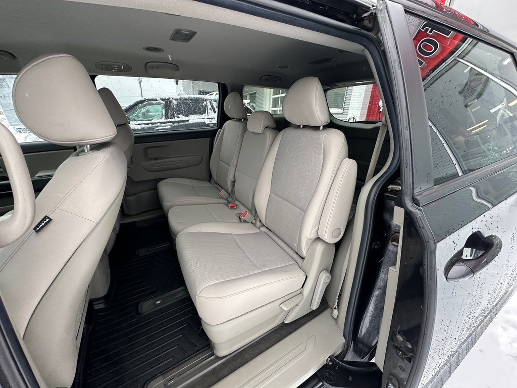 2020 Kia Sedona LX in Mont-Tremblant, Quebec - 14 - w1024h768px