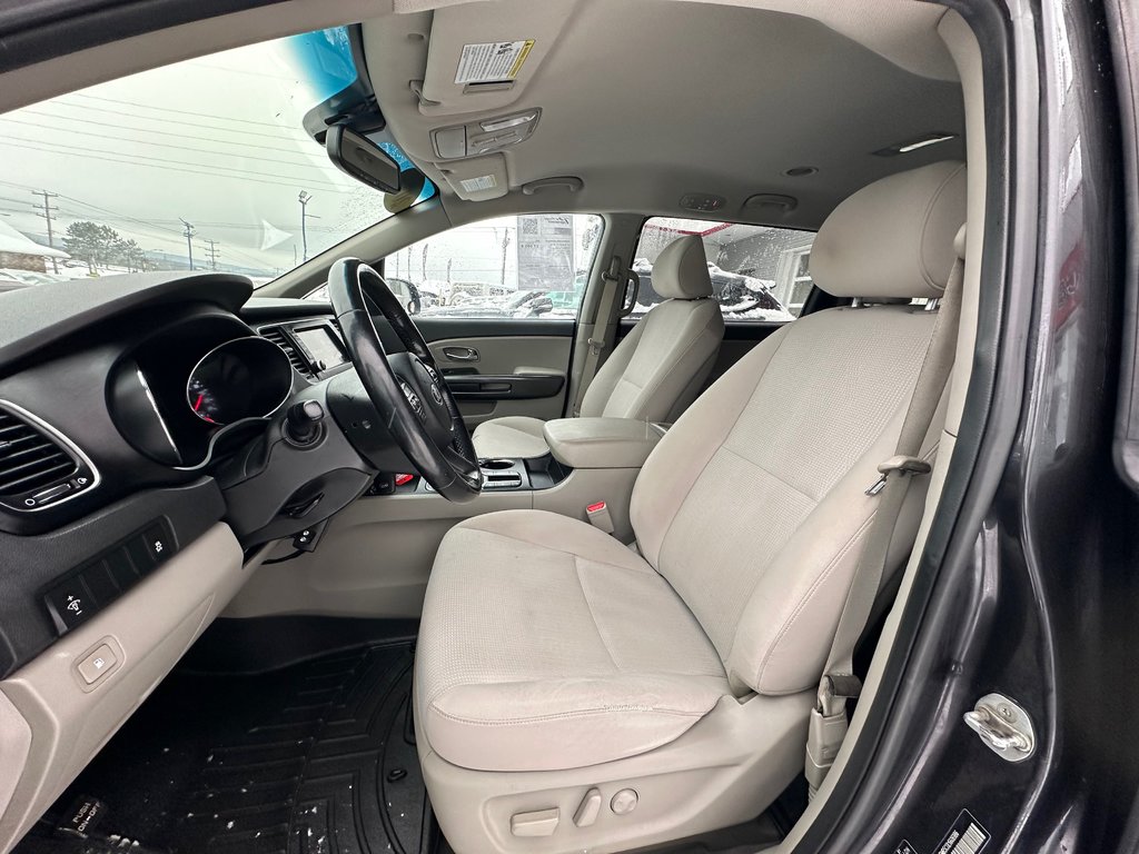 2020 Kia Sedona LX in Mont-Tremblant, Quebec - 16 - w1024h768px