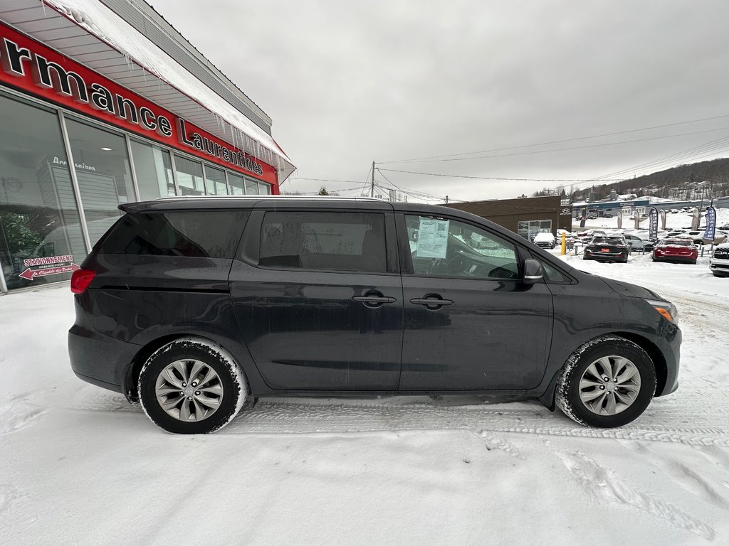2020 Kia Sedona LX in Mont-Tremblant, Quebec - 7 - w1024h768px