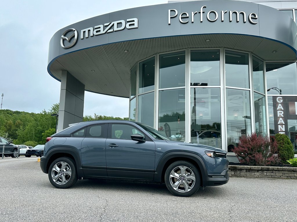 2024 Mazda MX-30 GS in Mont-Tremblant, Quebec - 31 - w1024h768px