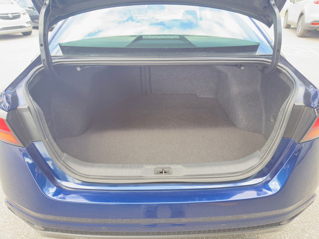 2021 Nissan Altima 2.5 SR in Mont-Laurier, Quebec - 8 - w1024h768px