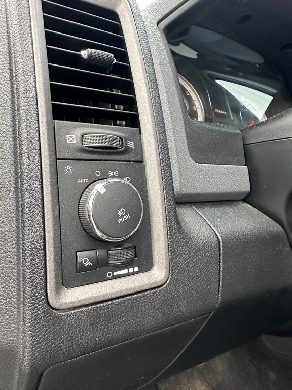 2017 Ram 1500 ST in Mont-Tremblant, Quebec - 17 - w1024h768px