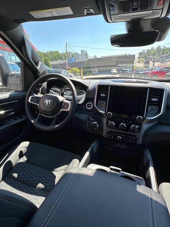 Ram 1500 BIG HORN 2025 à Mont-Tremblant, Québec - 8 - w1024h768px
