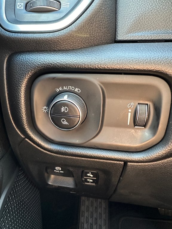 Ram 1500 BIG HORN 2025 à Mont-Tremblant, Québec - 26 - w1024h768px