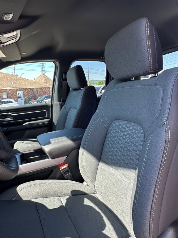 Ram 1500 BIG HORN 2025 à Mont-Tremblant, Québec - 7 - w1024h768px
