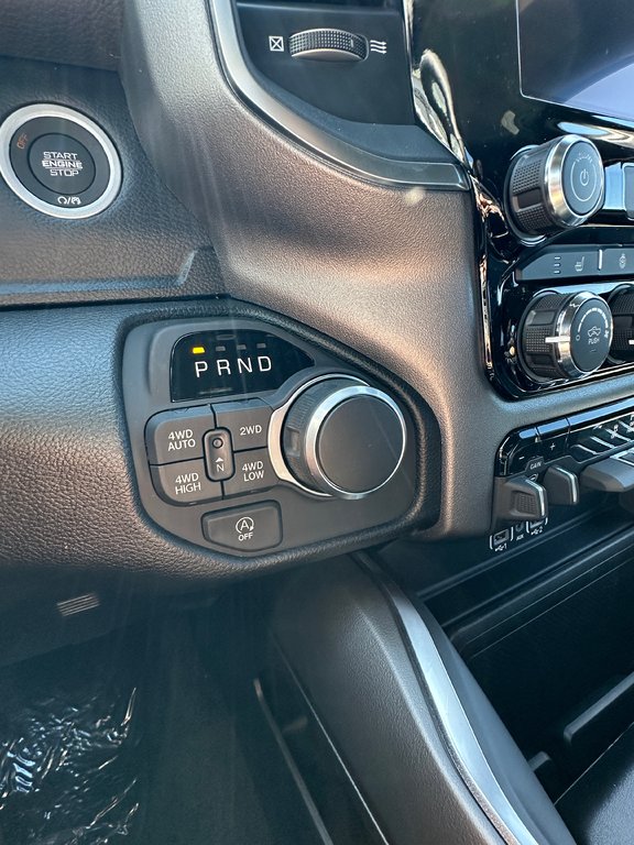 Ram 1500 BIG HORN 2025 à Mont-Tremblant, Québec - 10 - w1024h768px