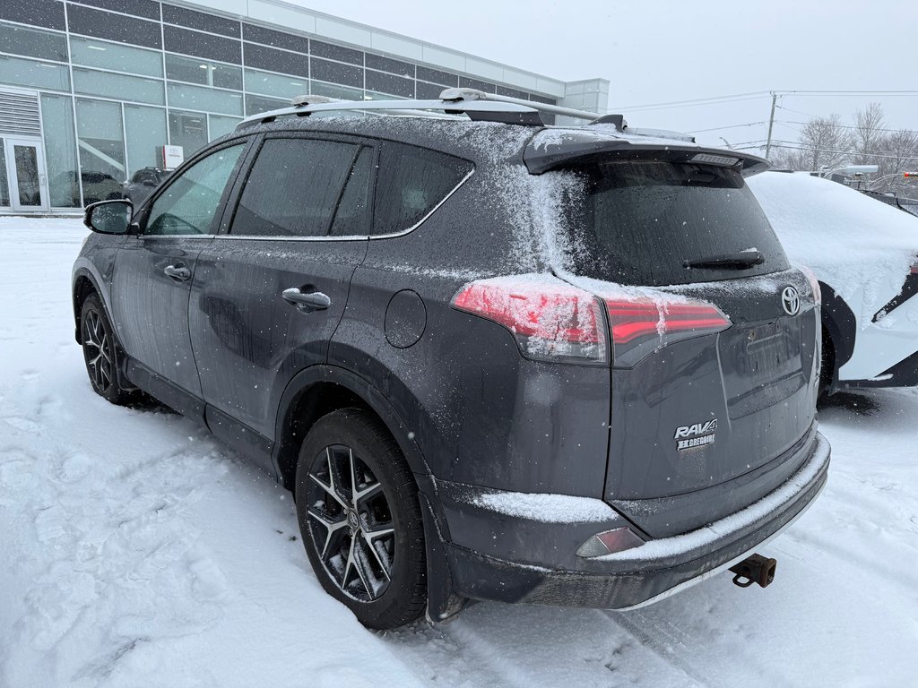 Toyota RAV4 SE 2016-3