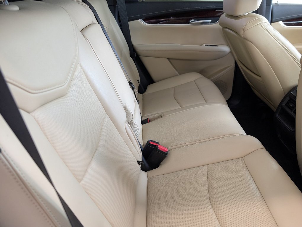 2019 Cadillac XT5 Luxury AWD in Magog, Quebec - 8 - w1024h768px
