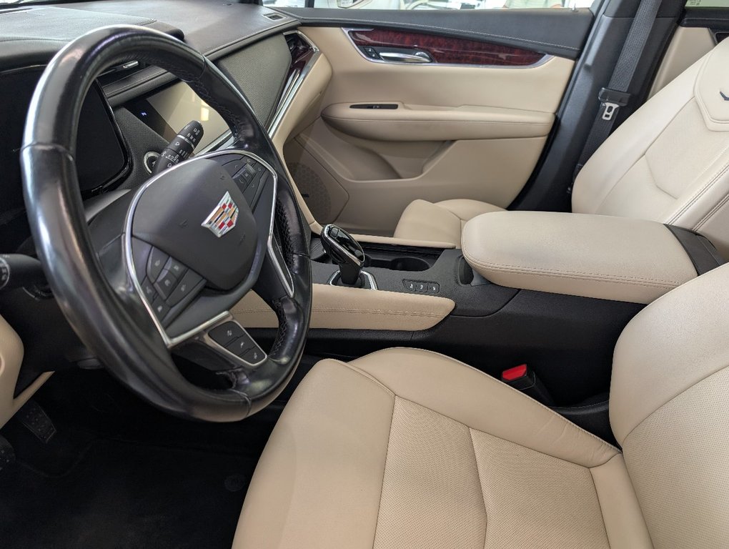2019 Cadillac XT5 Luxury AWD in Magog, Quebec - 13 - w1024h768px