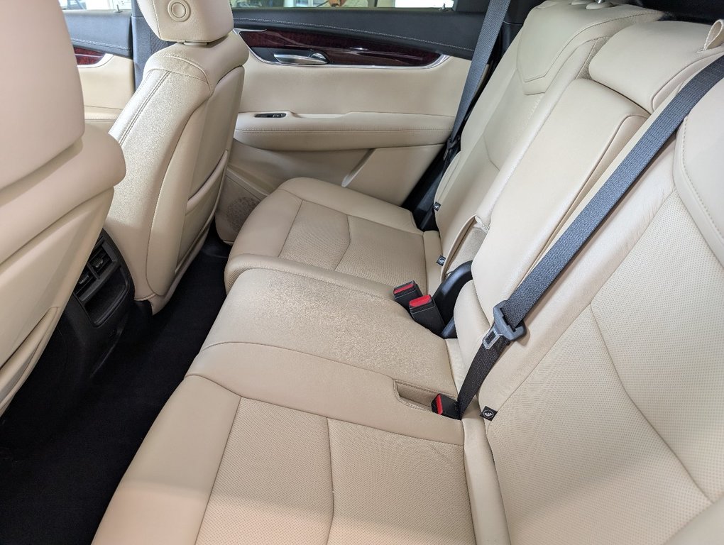 2019 Cadillac XT5 Luxury AWD in Magog, Quebec - 12 - w1024h768px