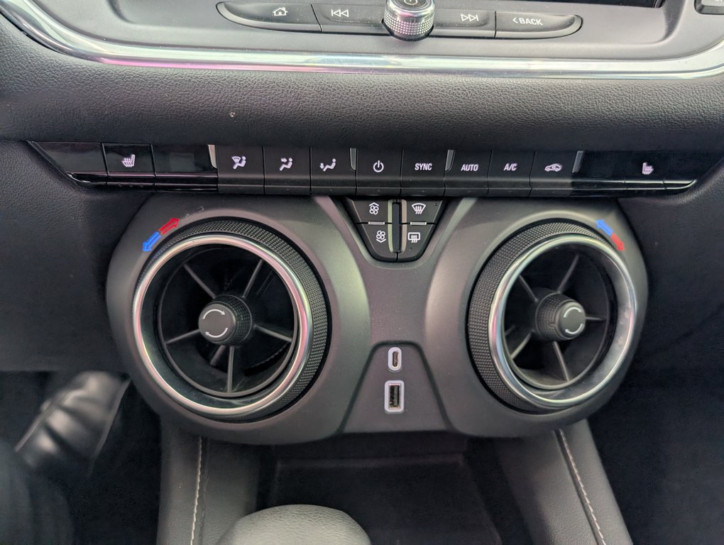 Chevrolet Blazer LT AWD, 2023 à Magog, Québec - 18 - w1024h768px