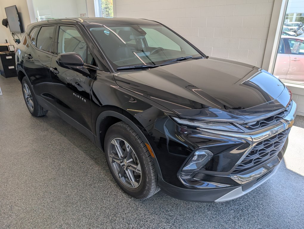 Chevrolet Blazer LT AWD, 2023 à Magog, Québec - 1 - w1024h768px