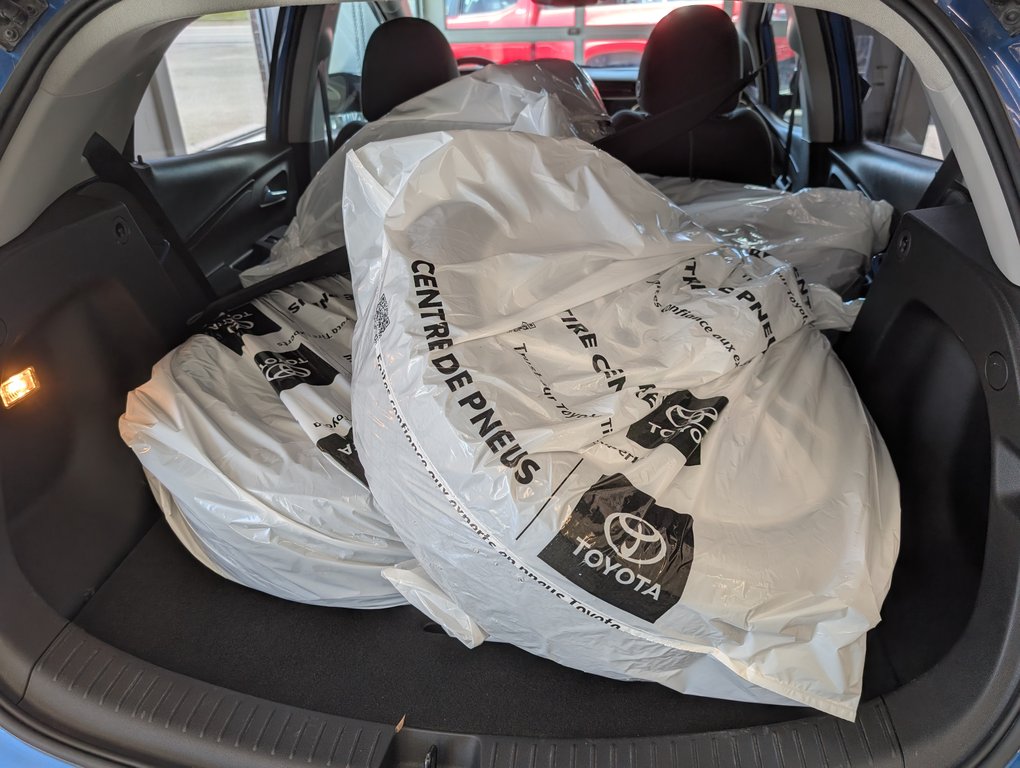 2023 Chevrolet Bolt EV 1LT in Magog, Quebec - 6 - w1024h768px