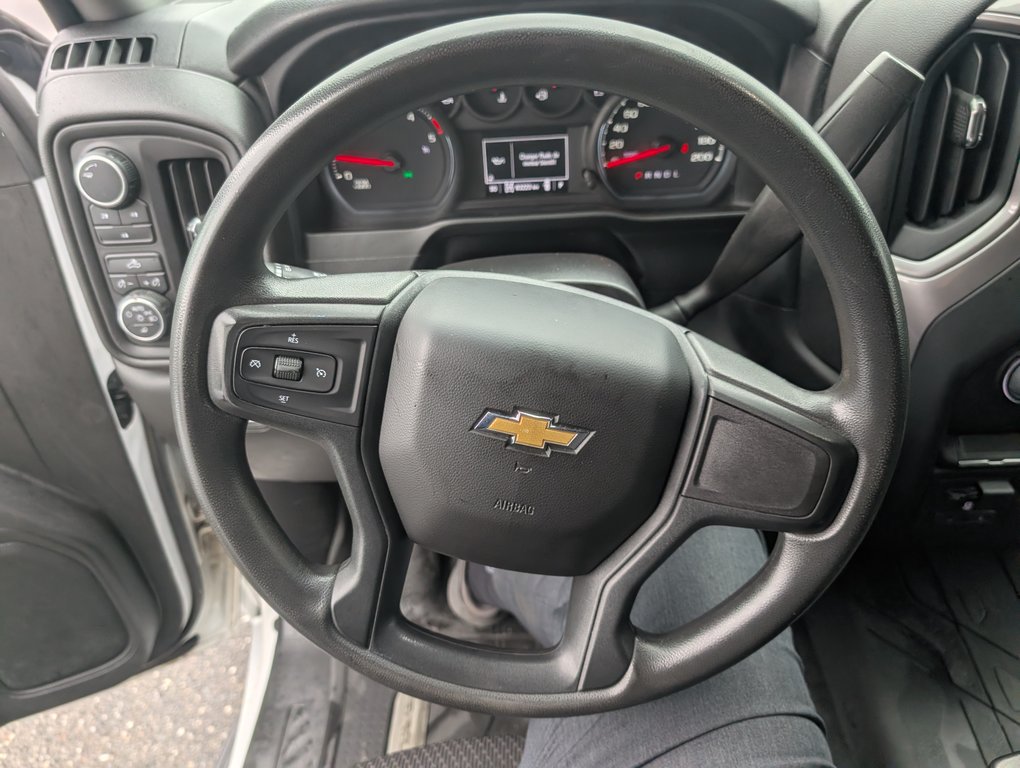 2022 Chevrolet Silverado 2500HD Custom MOTEUR 6.6L DIESEL in Magog, Quebec - 16 - w1024h768px