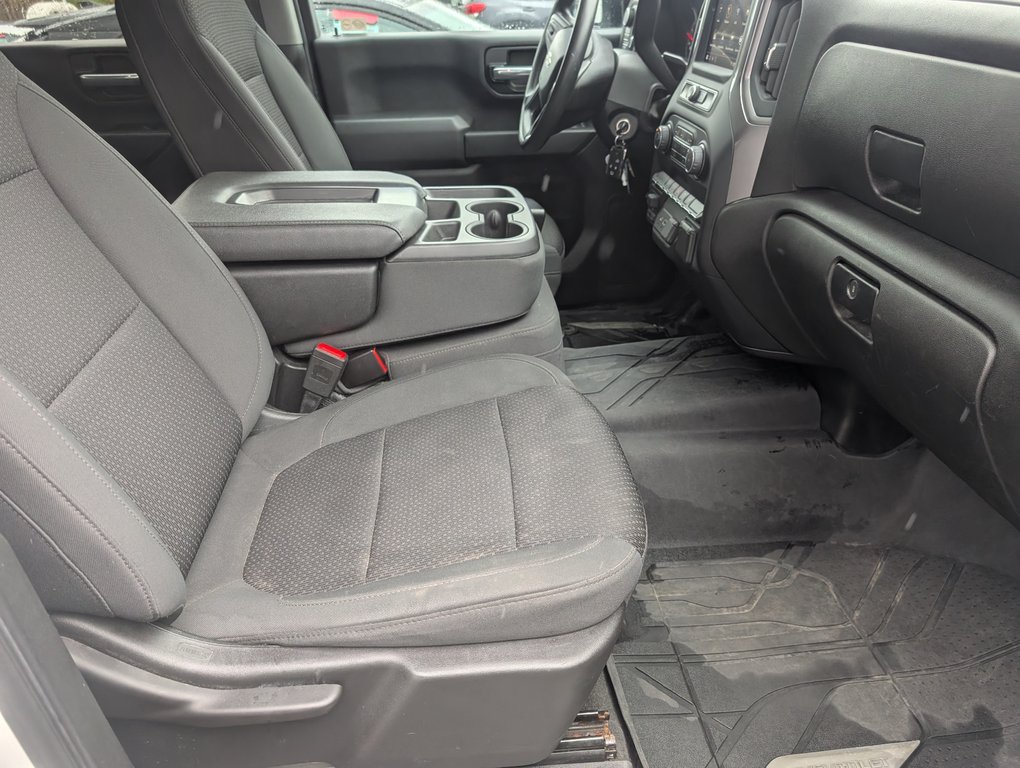 2022 Chevrolet Silverado 2500HD Custom MOTEUR 6.6L DIESEL in Magog, Quebec - 10 - w1024h768px
