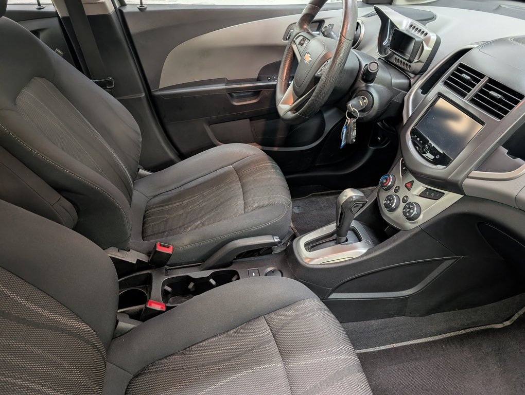 Chevrolet Sonic LT, AUTOMATIQUE, 2015 à Magog, Québec - 9 - w1024h768px