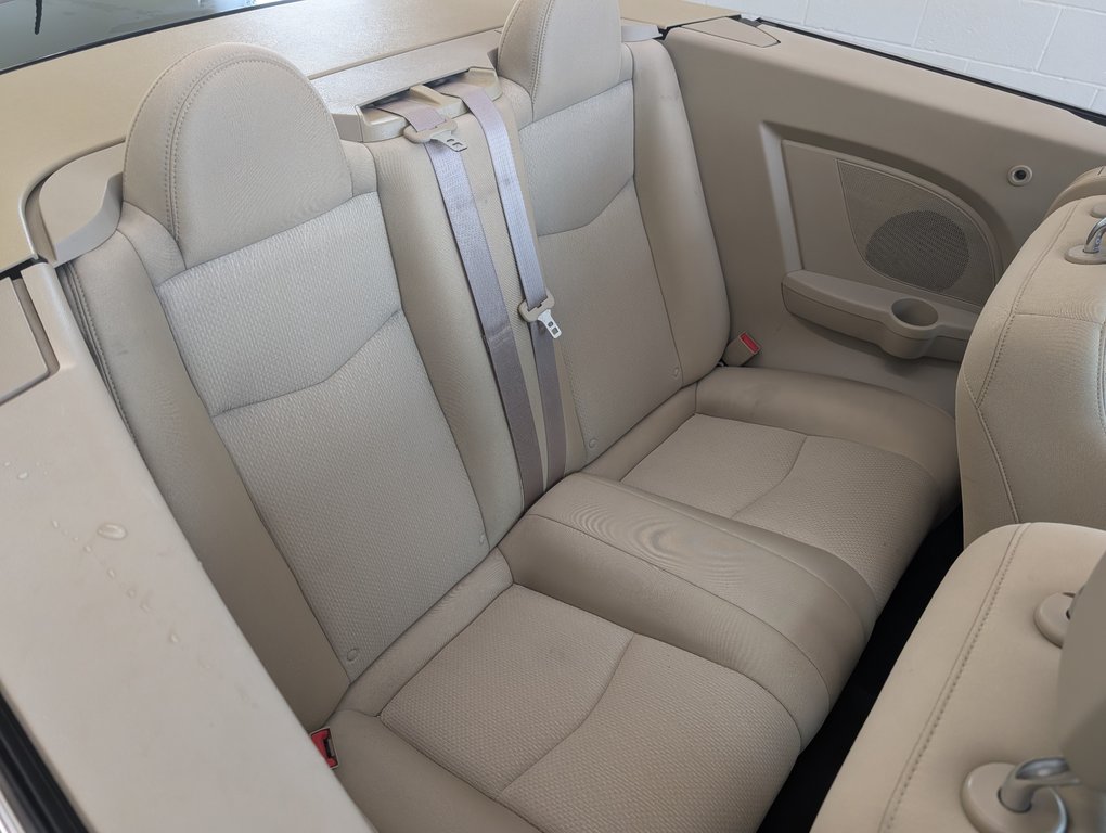 2011 Chrysler 200 Touring CONVERTIBLE, in Magog, Quebec - 7 - w1024h768px