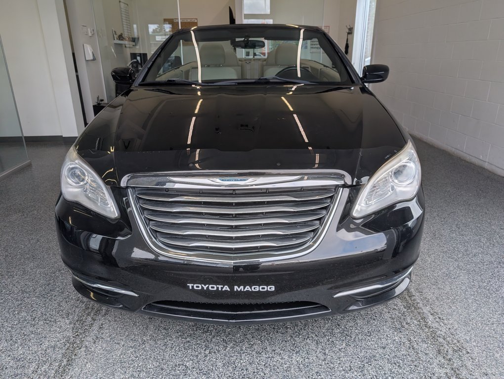 2011 Chrysler 200 Touring CONVERTIBLE, in Magog, Quebec - 6 - w1024h768px
