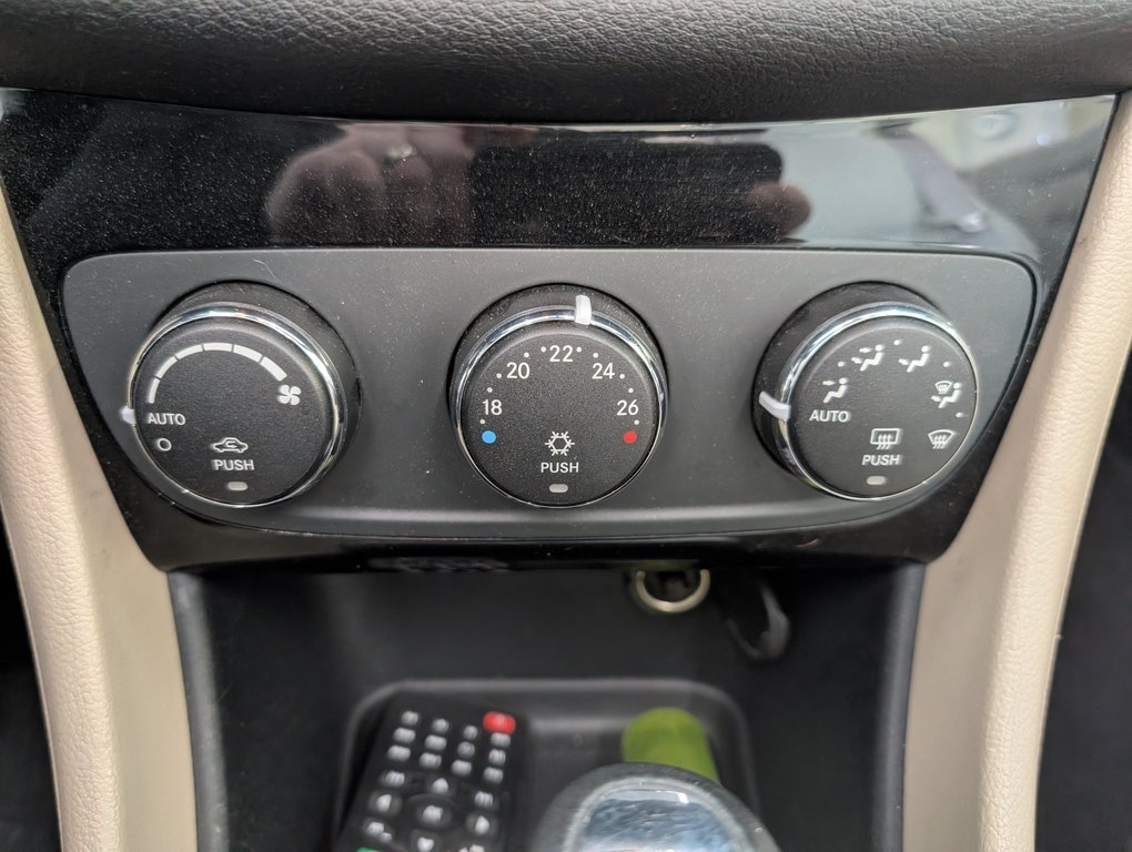 2011 Chrysler 200 Touring CONVERTIBLE, in Magog, Quebec - 16 - w1024h768px