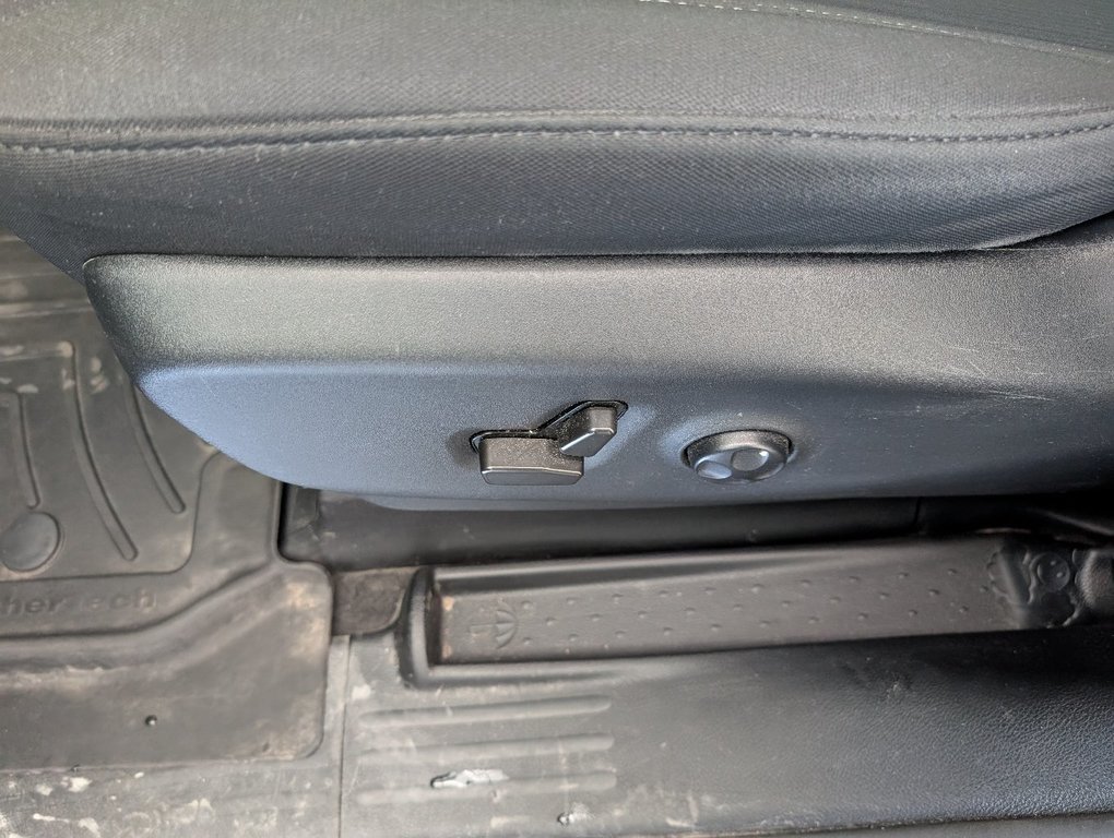 2022 Chrysler Pacifica Touring in Magog, Quebec - 12 - w1024h768px