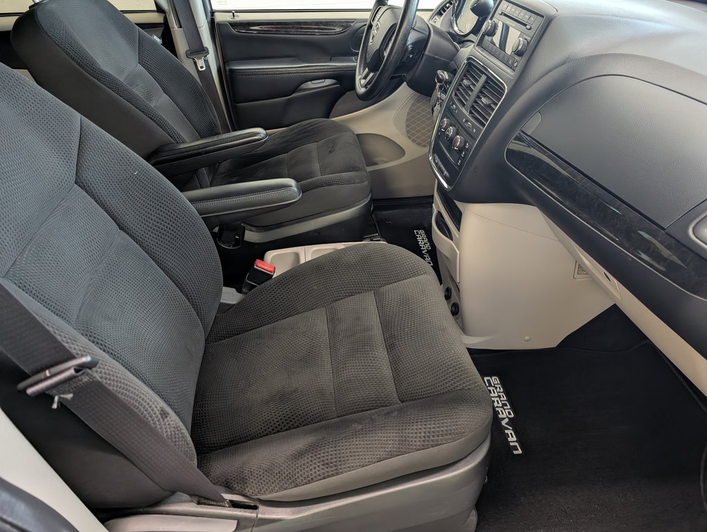 Dodge Grand Caravan SXT, STOW N GO 2017 à Magog, Québec - 7 - w1024h768px