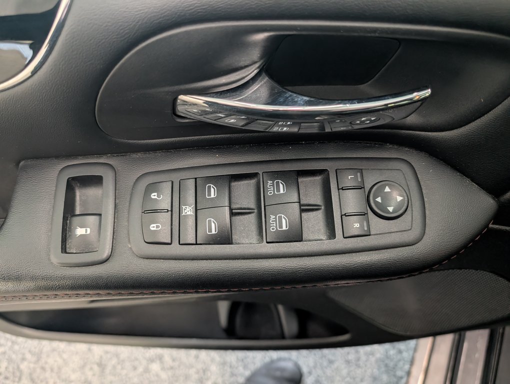 2019 Dodge Grand Caravan 35th Anniversary in Magog, Quebec - 12 - w1024h768px