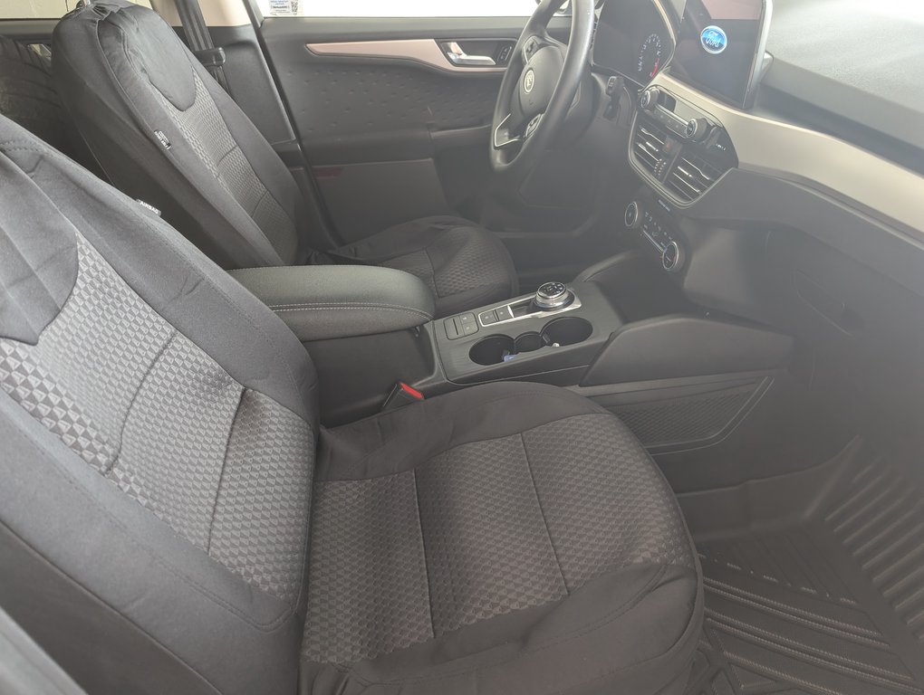 2020 Ford Escape SE AWD, in Magog, Quebec - 6 - w1024h768px