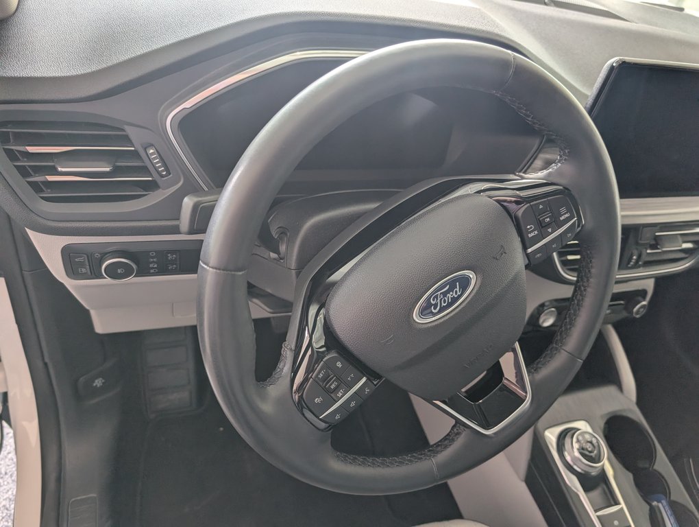 2023 Ford Escape PHEV in Magog, Quebec - 12 - w1024h768px