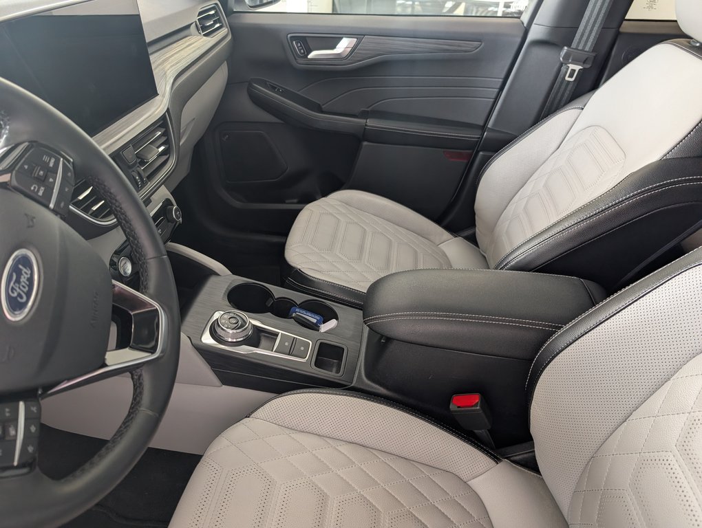 2023 Ford Escape PHEV in Magog, Quebec - 11 - w1024h768px