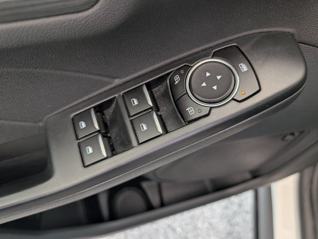 2023 Ford Escape PHEV in Magog, Quebec - 14 - w1024h768px