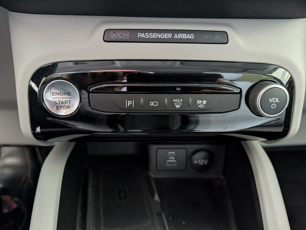 2023 Ford Escape PHEV in Magog, Quebec - 17 - w1024h768px
