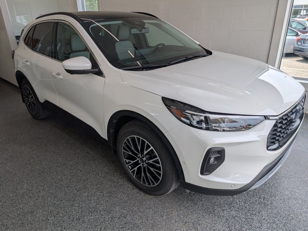 2023 Ford Escape PHEV in Magog, Quebec - 1 - w1024h768px