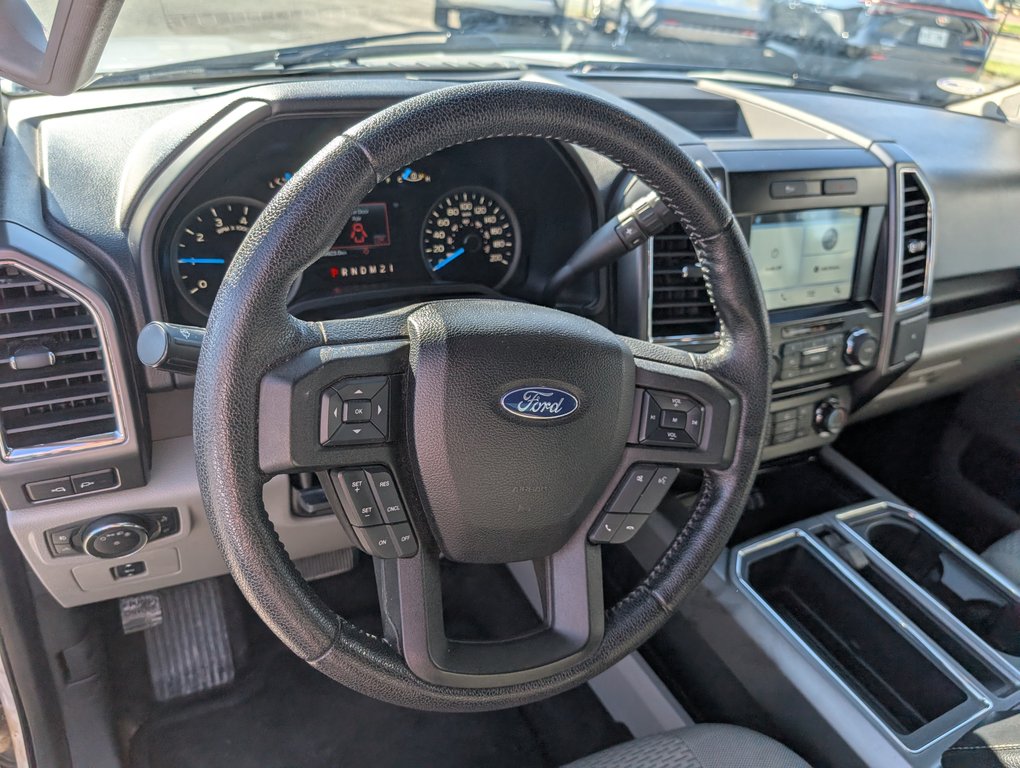2016 Ford F-150 Supercrew XLT 4X4 in Magog, Quebec - 13 - w1024h768px
