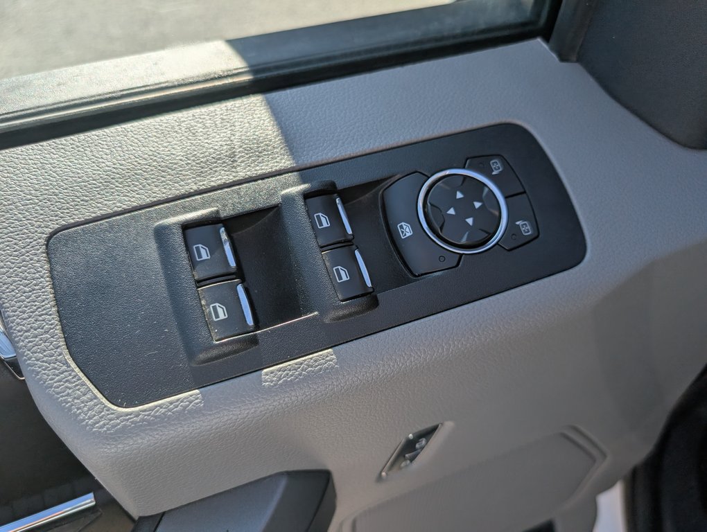 2016 Ford F-150 Supercrew XLT 4X4 in Magog, Quebec - 14 - w1024h768px