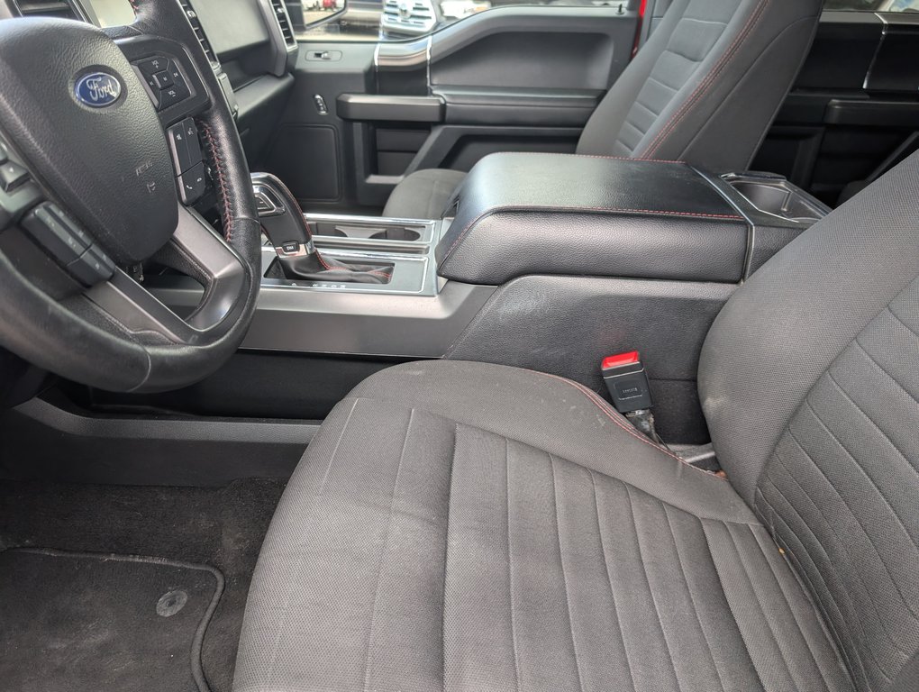 Ford F-150 XLT FX4 4X4, 2019 à Magog, Québec - 15 - w1024h768px