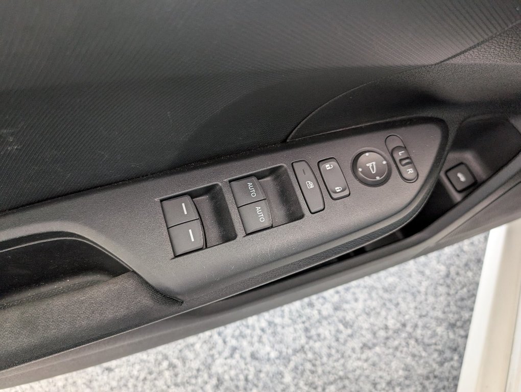 Honda Civic Sedan DX 2016 à Magog, Québec - 14 - w1024h768px