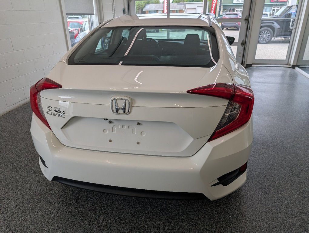 Honda Civic Sedan DX 2016 à Magog, Québec - 4 - w1024h768px