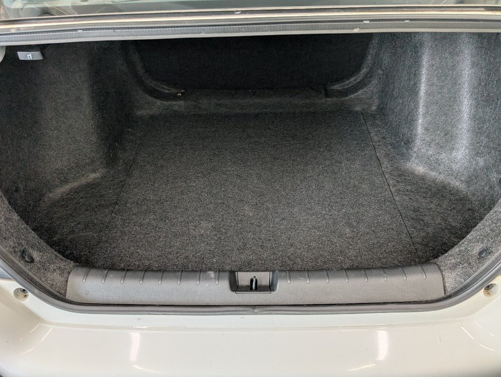 Honda Civic Sedan DX 2016 à Magog, Québec - 7 - w1024h768px