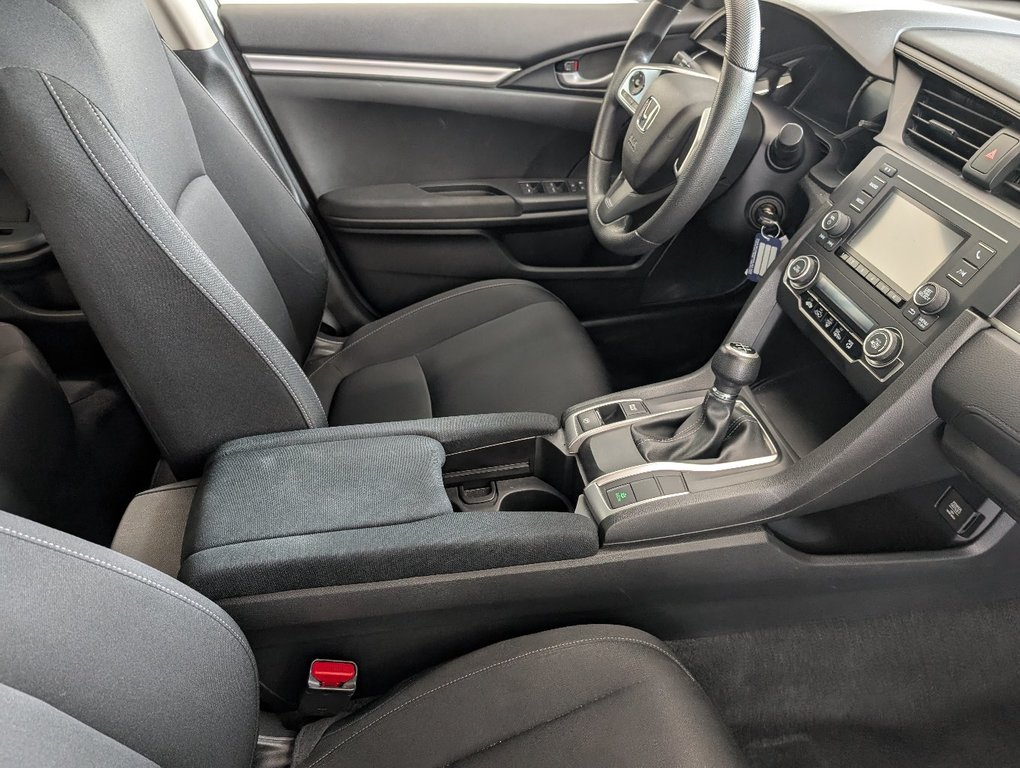 Honda Civic Sedan DX 2016 à Magog, Québec - 8 - w1024h768px