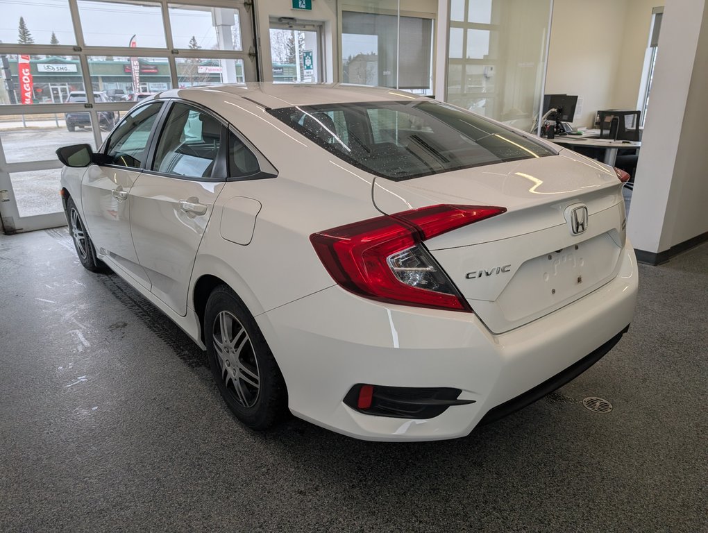 Honda Civic Sedan DX 2017 à Magog, Québec - 4 - w1024h768px