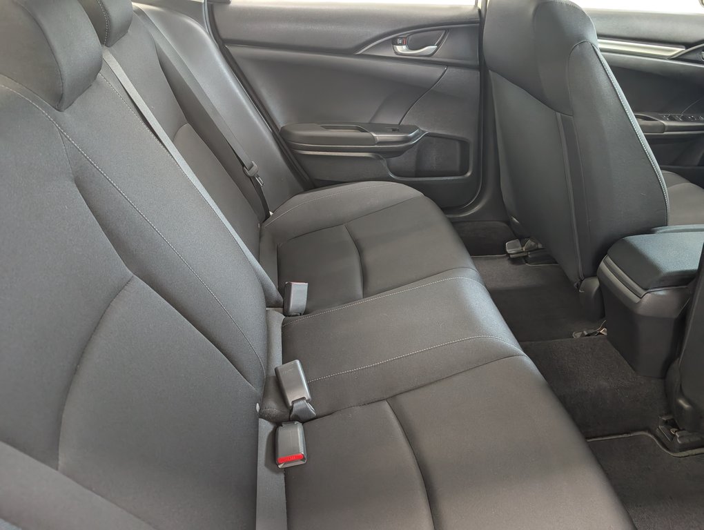 Honda Civic Sedan DX 2017 à Magog, Québec - 7 - w1024h768px