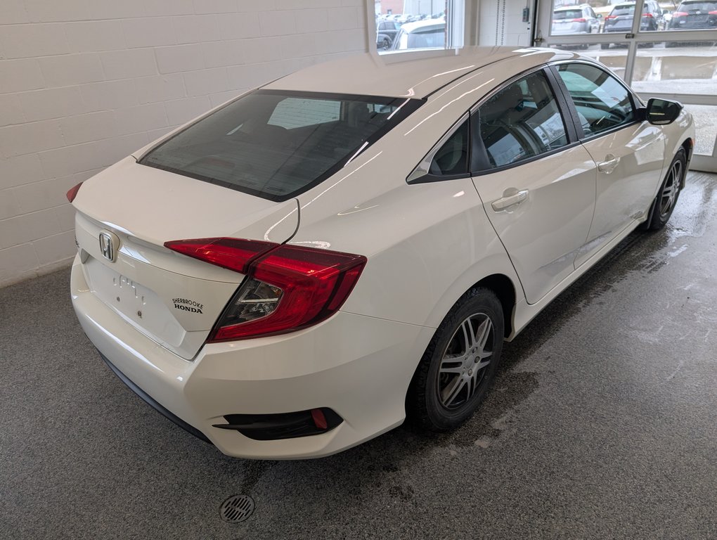 Honda Civic Sedan DX 2017 à Magog, Québec - 3 - w1024h768px