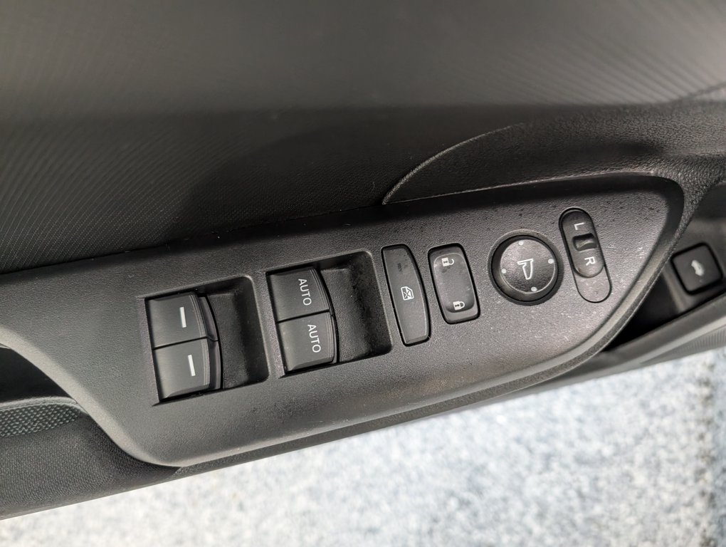 Honda Civic Sedan DX 2017 à Magog, Québec - 13 - w1024h768px