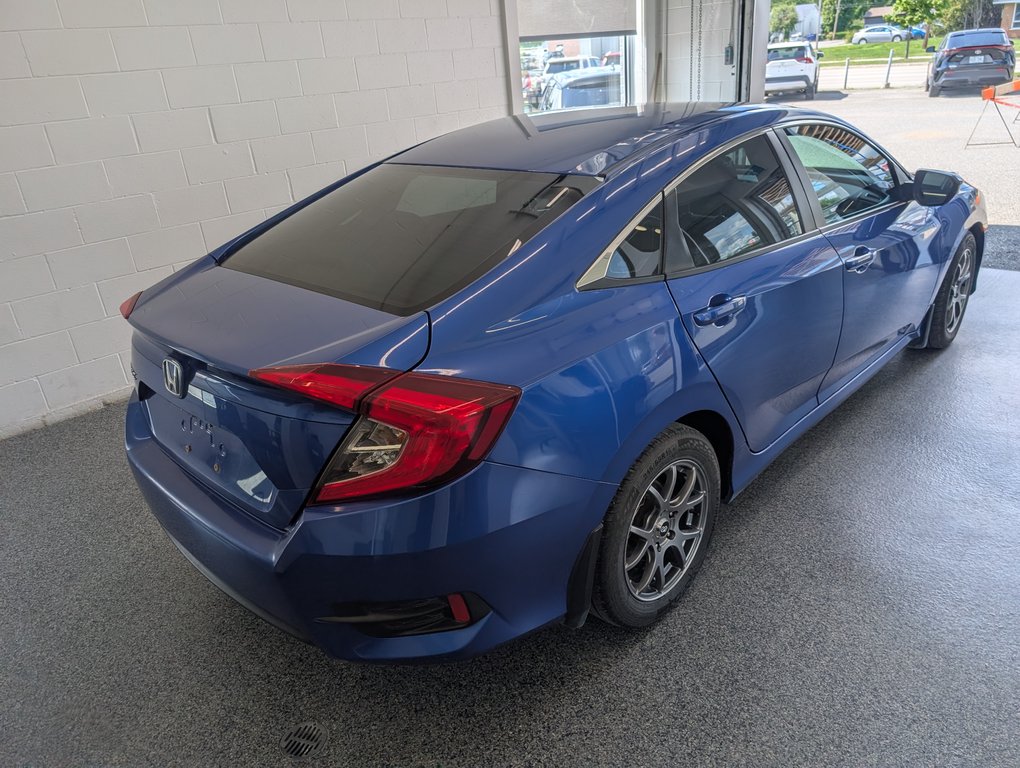 Honda Civic Sedan LX 2017 à Magog, Québec - 3 - w1024h768px