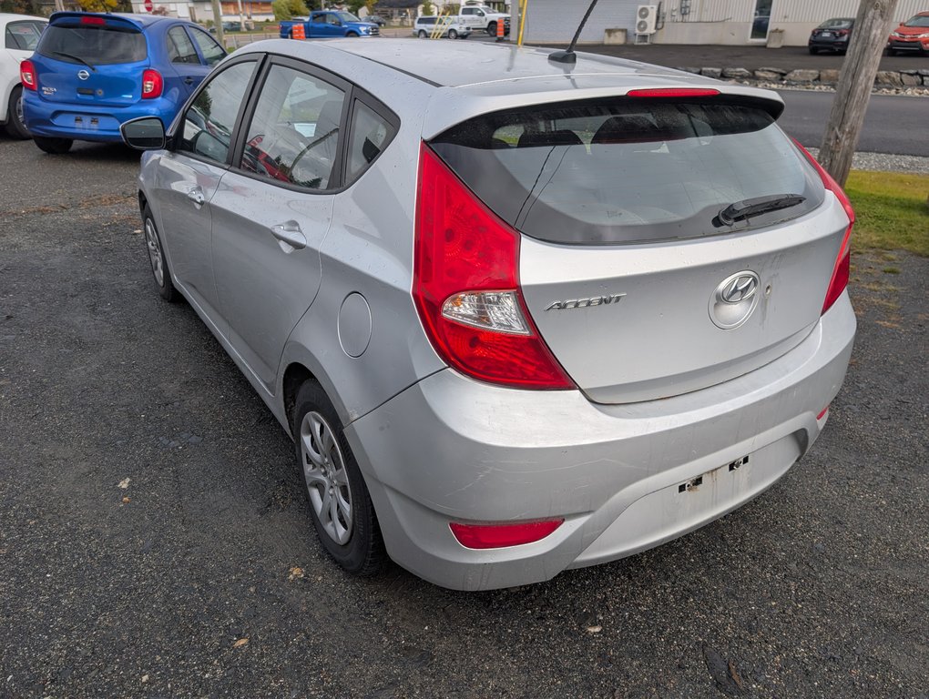 2014 Hyundai Accent GL in Magog, Quebec - 4 - w1024h768px