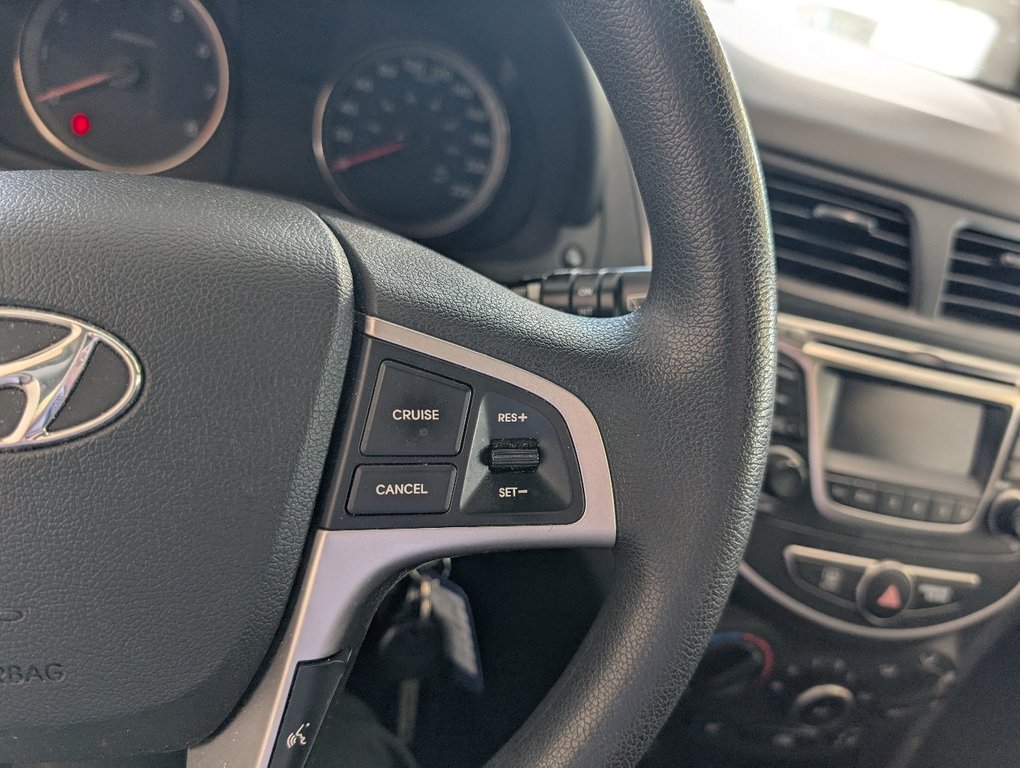 Hyundai Accent SE, AUTOMATIQUE, 2015 à Magog, Québec - 17 - w1024h768px