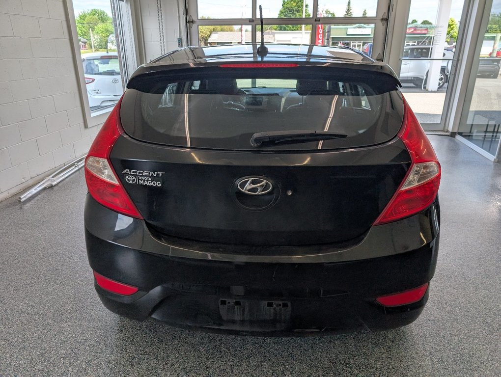 Hyundai Accent SE, AUTOMATIQUE, 2015 à Magog, Québec - 4 - w1024h768px