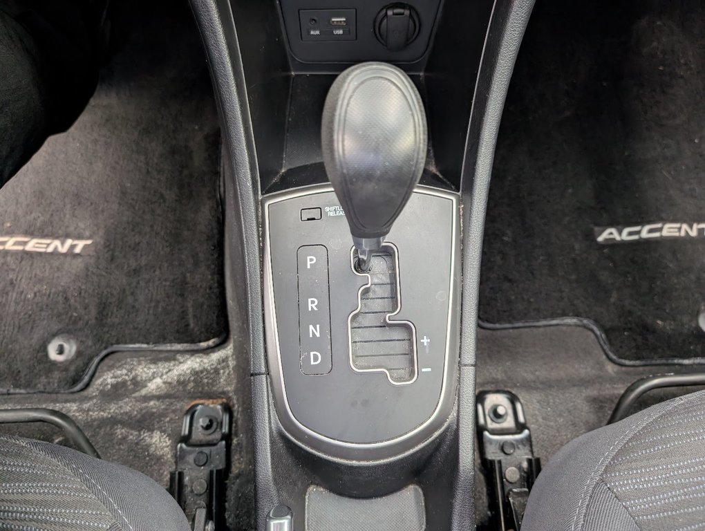 Hyundai Accent SE, AUTOMATIQUE, 2015 à Magog, Québec - 13 - w1024h768px